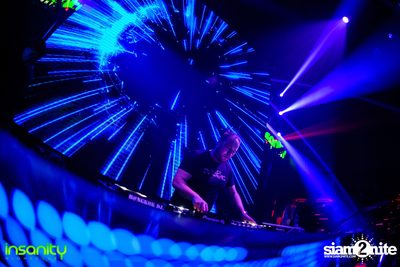 Japan Nights กับ DJ Rozavy ที่ Insanity Nightclub — photo 29