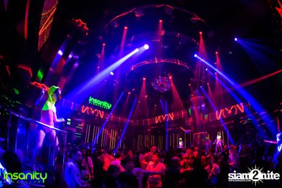 Japan Nights กับ DJ Rozavy ที่ Insanity Nightclub — photo 35