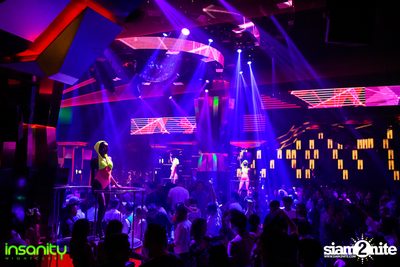 Japan Nights กับ DJ Rozavy ที่ Insanity Nightclub — photo 40
