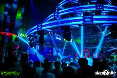 Japan Nights กับ DJ Rozavy ที่ Insanity Nightclub — photo 50