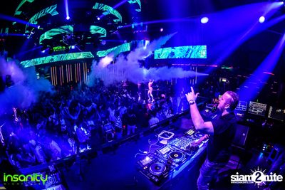 Japan Nights กับ DJ Rozavy ที่ Insanity Nightclub — photo 53