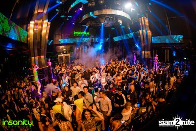 Japan Nights กับ DJ Rozavy ที่ Insanity Nightclub — photo 54