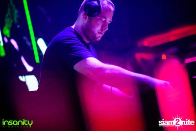 Japan Nights กับ DJ Rozavy ที่ Insanity Nightclub — photo 57
