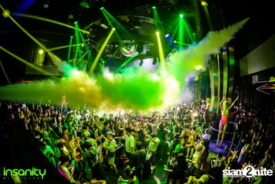 Japan Nights กับ DJ Rozavy ที่ Insanity Nightclub — photo 61