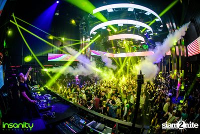 Japan Nights กับ DJ Rozavy ที่ Insanity Nightclub — photo 62