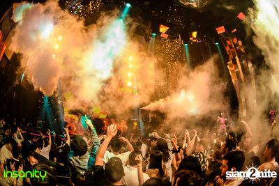 Japan Nights กับ DJ Rozavy ที่ Insanity Nightclub — photo 75