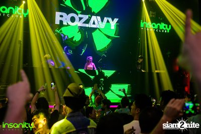 Japan Nights กับ DJ Rozavy ที่ Insanity Nightclub — photo 79