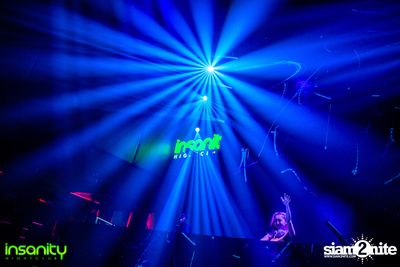 Japan Nights กับ DJ Rozavy ที่ Insanity Nightclub — photo 81