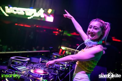 Japan Nights กับ DJ Rozavy ที่ Insanity Nightclub — photo 82