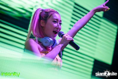Japan Nights กับ DJ Rozavy ที่ Insanity Nightclub — photo 83