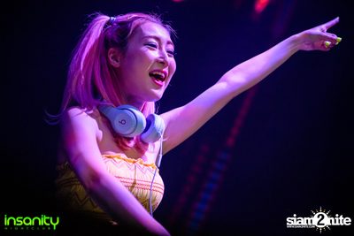 Japan Nights กับ DJ Rozavy ที่ Insanity Nightclub — photo 85