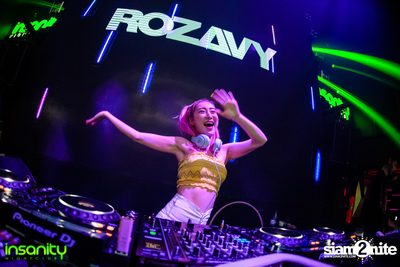 Japan Nights กับ DJ Rozavy ที่ Insanity Nightclub — photo 87