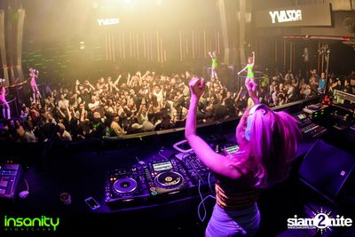 Japan Nights กับ DJ Rozavy ที่ Insanity Nightclub — photo 90