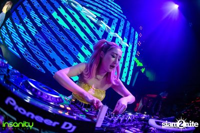 Japan Nights กับ DJ Rozavy ที่ Insanity Nightclub — photo 94