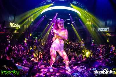 Japan Nights กับ DJ Rozavy ที่ Insanity Nightclub — photo 99