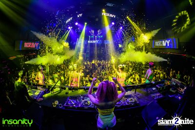 Japan Nights กับ DJ Rozavy ที่ Insanity Nightclub — photo 106