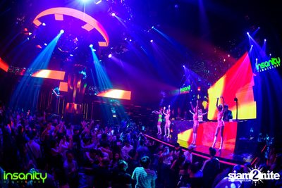 Japan Nights กับ DJ Rozavy ที่ Insanity Nightclub — photo 111