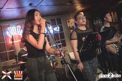 Slot Machine x Ink Waruntorn ที่ วอร์ม อัพ คาเฟ่ เชียงใหม่ — photo 2