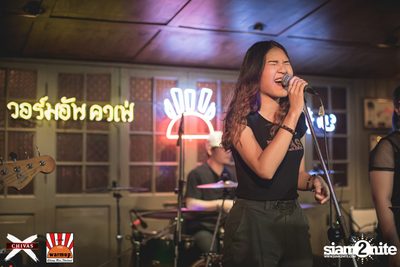 Slot Machine x Ink Waruntorn ที่ วอร์ม อัพ คาเฟ่ เชียงใหม่ — photo 3