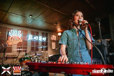 Slot Machine x Ink Waruntorn ที่ วอร์ม อัพ คาเฟ่ เชียงใหม่ — photo 88