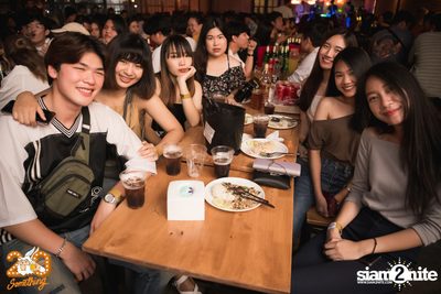 Atom Chanakan at 20Something Bar — photo 2