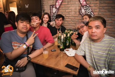 Atom Chanakan at 20Something Bar — photo 4