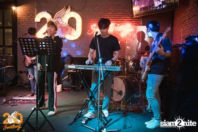 Atom Chanakan at 20Something Bar — photo 6