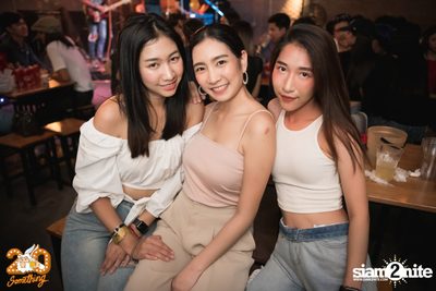 Atom Chanakan at 20Something Bar — photo 12