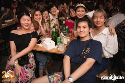 Atom Chanakan at 20Something Bar — photo 22