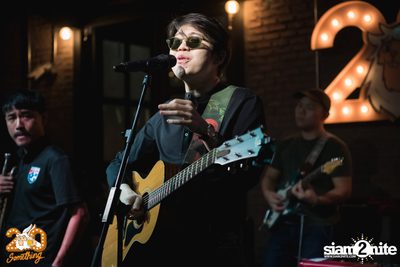Atom Chanakan at 20Something Bar — photo 24