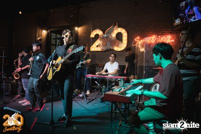 Atom Chanakan at 20Something Bar — photo 25