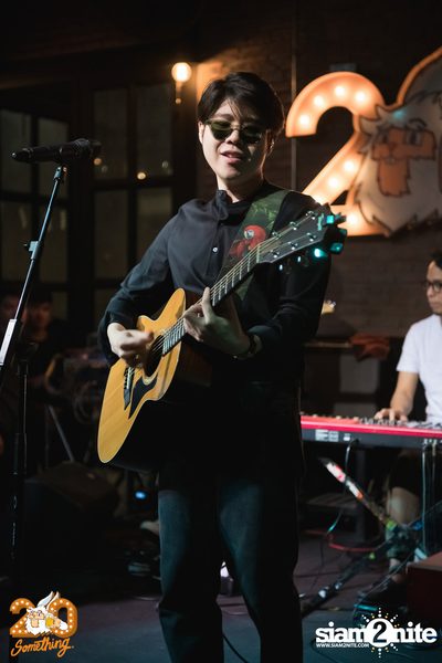 Atom Chanakan at 20Something Bar — photo 26