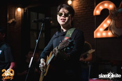 Atom Chanakan at 20Something Bar — photo 29