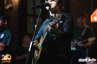 Atom Chanakan at 20Something Bar — photo 34