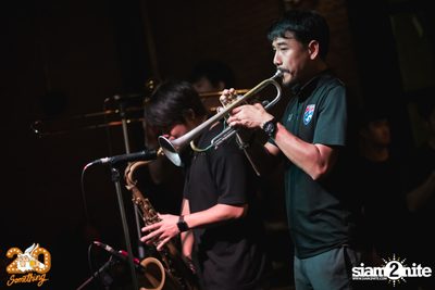 Atom Chanakan at 20Something Bar — photo 39