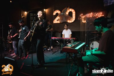 Atom Chanakan at 20Something Bar — photo 40