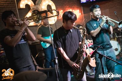 Atom Chanakan at 20Something Bar — photo 46