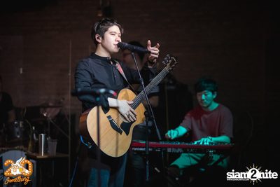 Atom Chanakan at 20Something Bar — photo 47