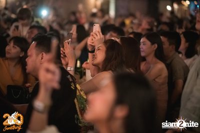 Atom Chanakan at 20Something Bar — photo 51