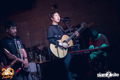 Atom Chanakan at 20Something Bar — photo 55
