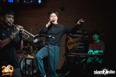 Atom Chanakan at 20Something Bar — photo 63