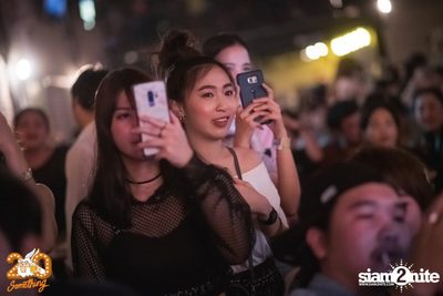 Atom Chanakan at 20Something Bar — photo 74