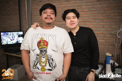 Atom Chanakan at 20Something Bar — photo 84