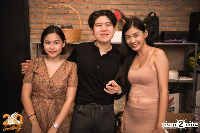 Atom Chanakan at 20Something Bar — photo 92