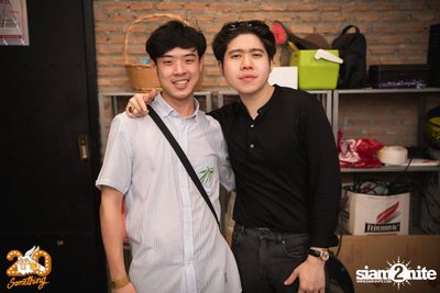 Atom Chanakan at 20Something Bar — photo 108