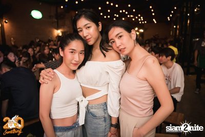 Atom Chanakan at 20Something Bar — photo 126