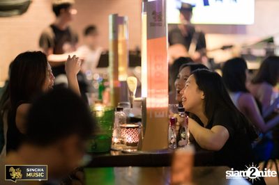 Singha Presents ETC. ที่ รียูเนี่ยน ทองหล่อ — photo 35