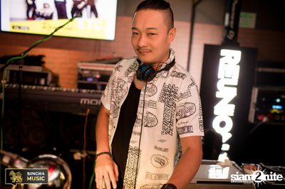 Singha Presents ETC. ที่ รียูเนี่ยน ทองหล่อ — photo 53