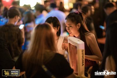 Singha Presents ETC. ที่ รียูเนี่ยน ทองหล่อ — photo 61