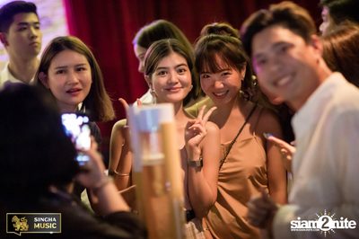 Singha Presents ETC. ที่ รียูเนี่ยน ทองหล่อ — photo 62